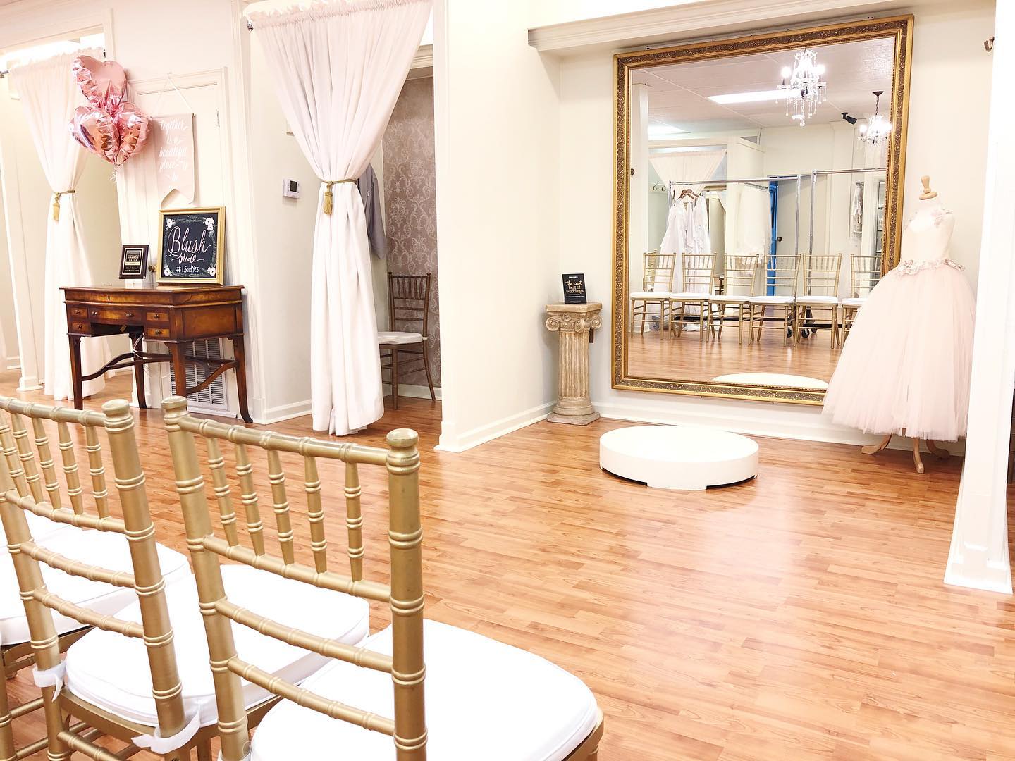 Photo of the showroom interior. Mobile image